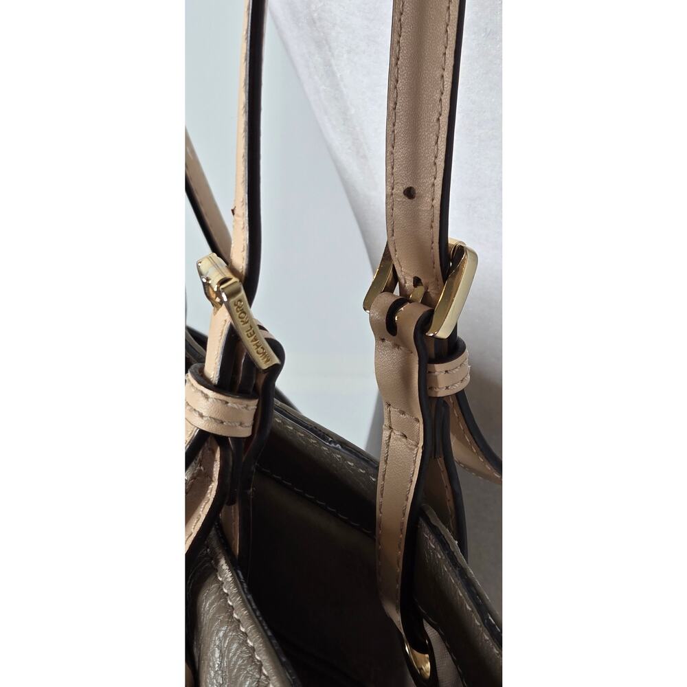🎄 Michael Kors leather bag medium pewter grey tan gold - Picture 8 of 17
